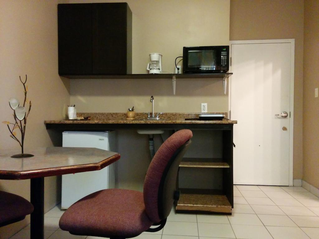 Bonnyville Hotel חדר תמונה
