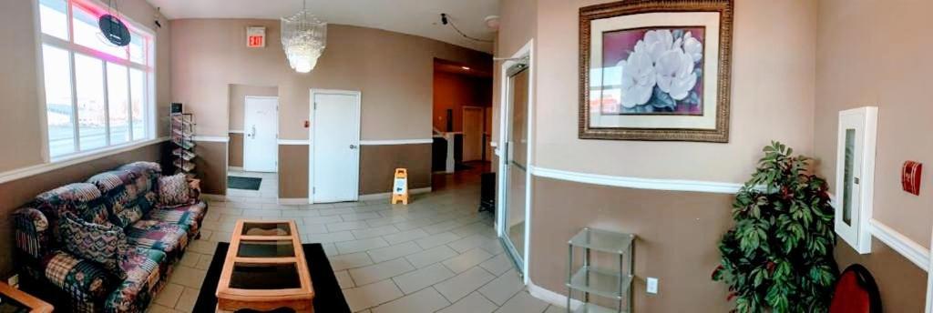 Bonnyville Hotel מראה חיצוני תמונה