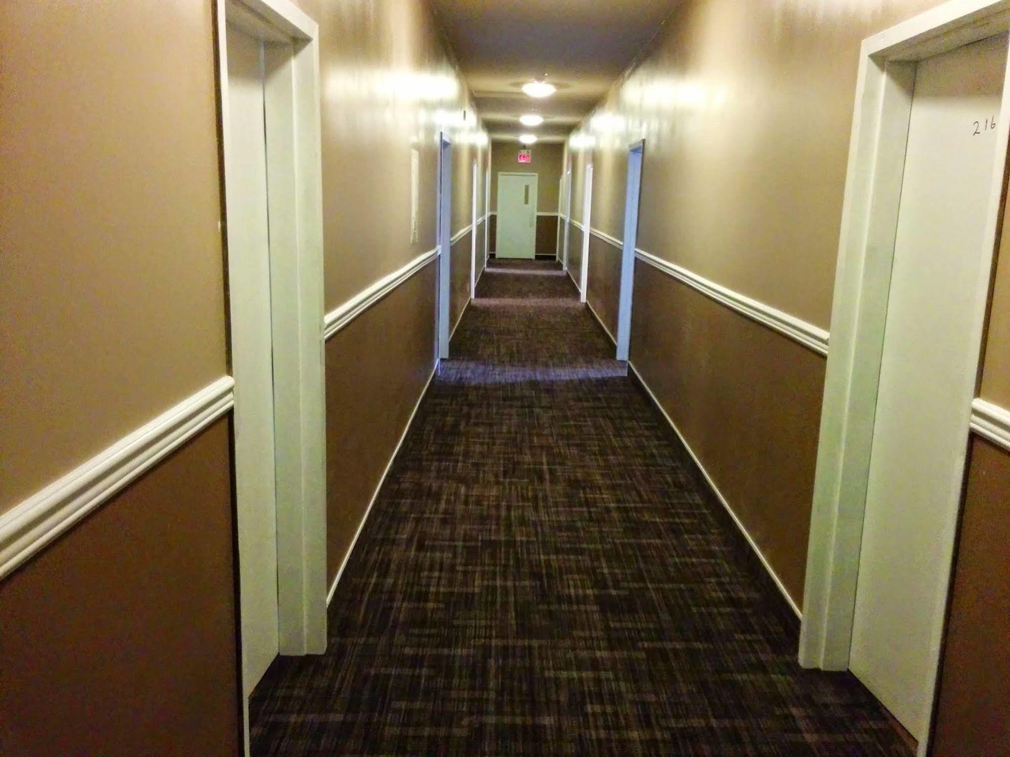Bonnyville Hotel מראה חיצוני תמונה