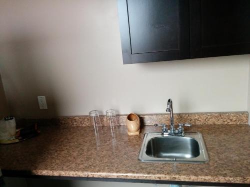 Bonnyville Hotel מראה חיצוני תמונה